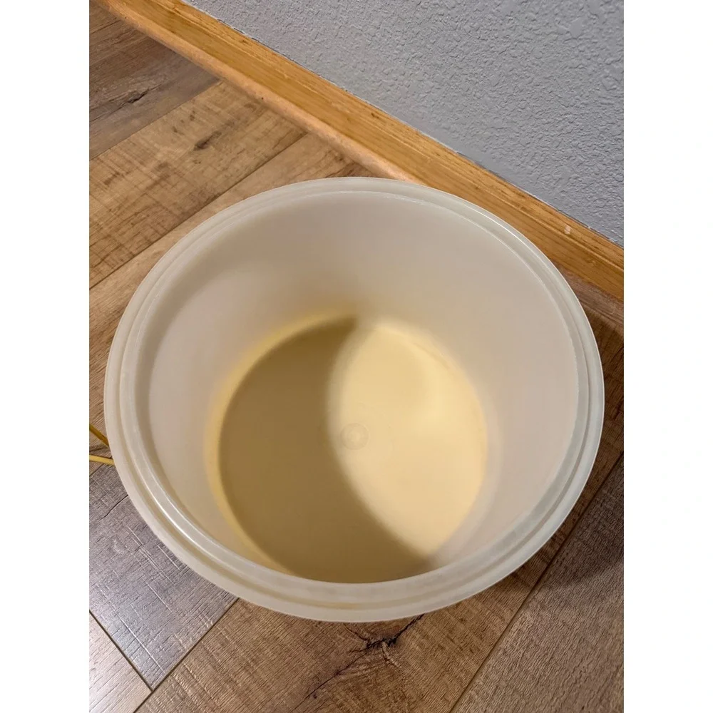 Vintage Tupperware Stackable Travel Containers Yellow Cream 684-8 1256 Set of 2